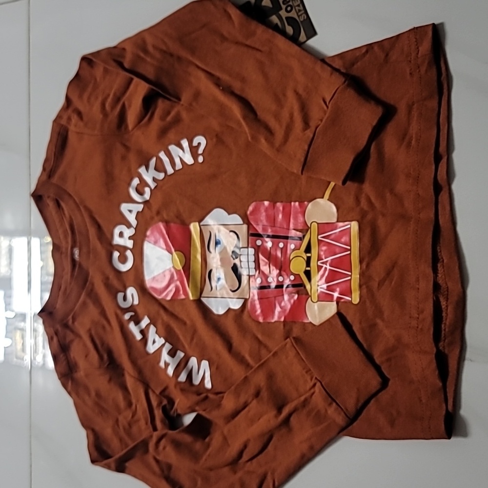 🛍Bnwt/ boys festive shirt size 5